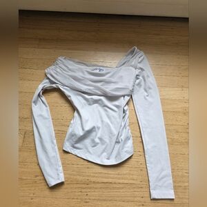 ♥️Princess Polly White Off the Shoulder Top Size 2